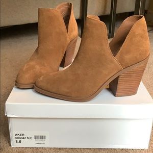 Steve Madden “Aker”